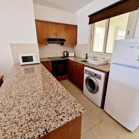 C5 Vanessa Poolside Apartment Peyia Exterior foto