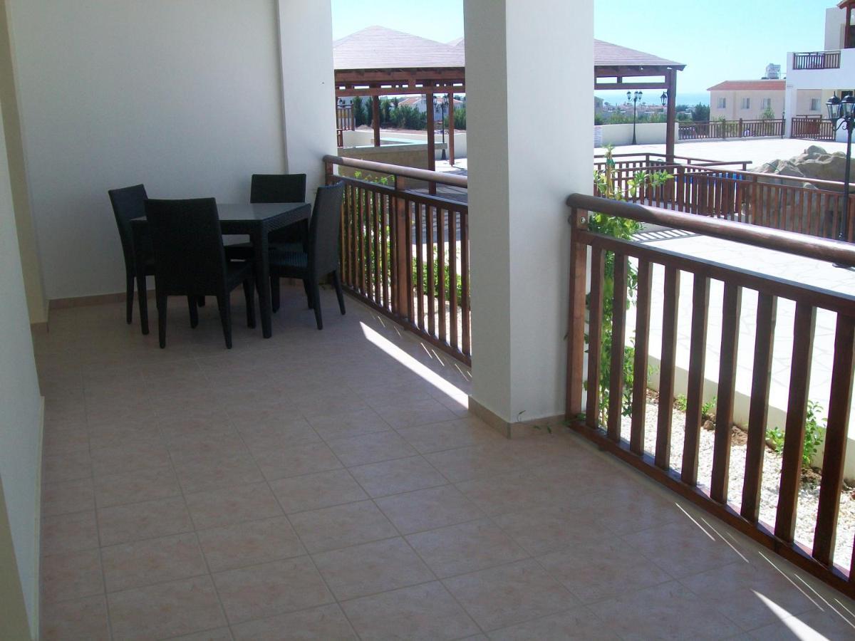 C5 Vanessa Poolside Apartment Peyia Exterior foto